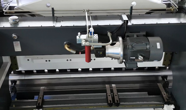 柔性折彎機在各個行業(yè)的應(yīng)用