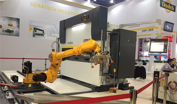 創新引領：瑞鐵機床的六軸關節機器人型數控板料折彎柔性加工單元