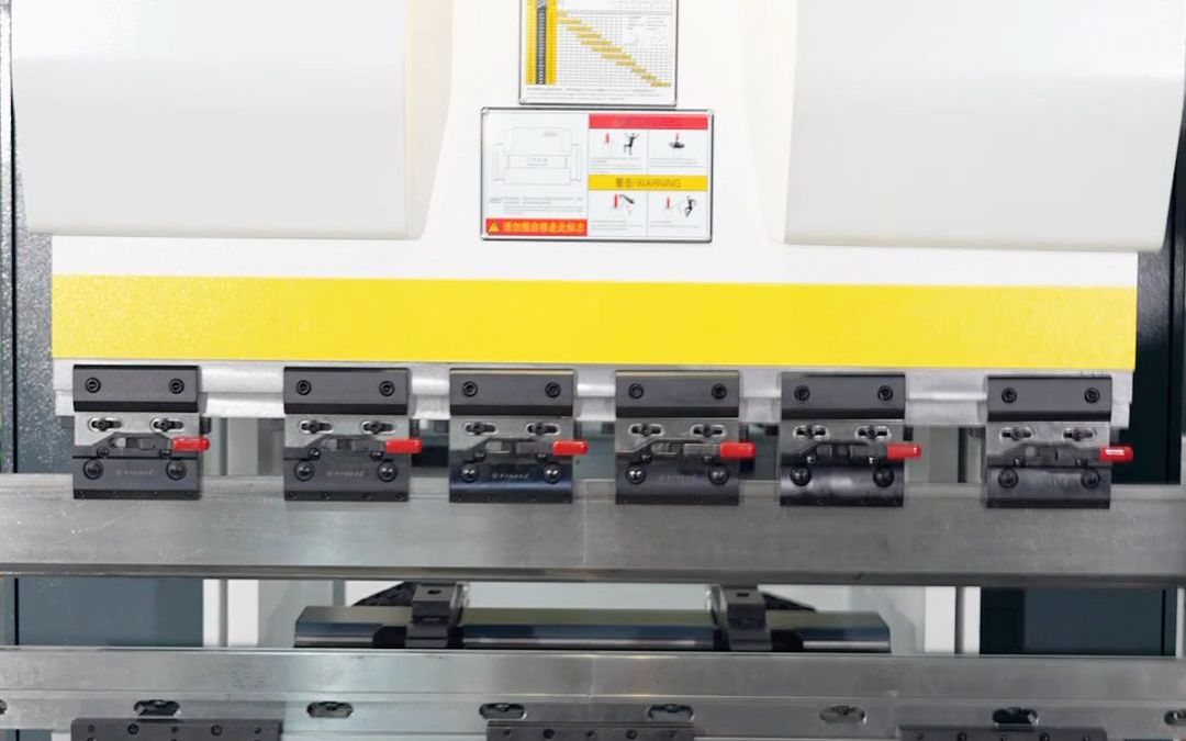 如何改造普通數控折彎機