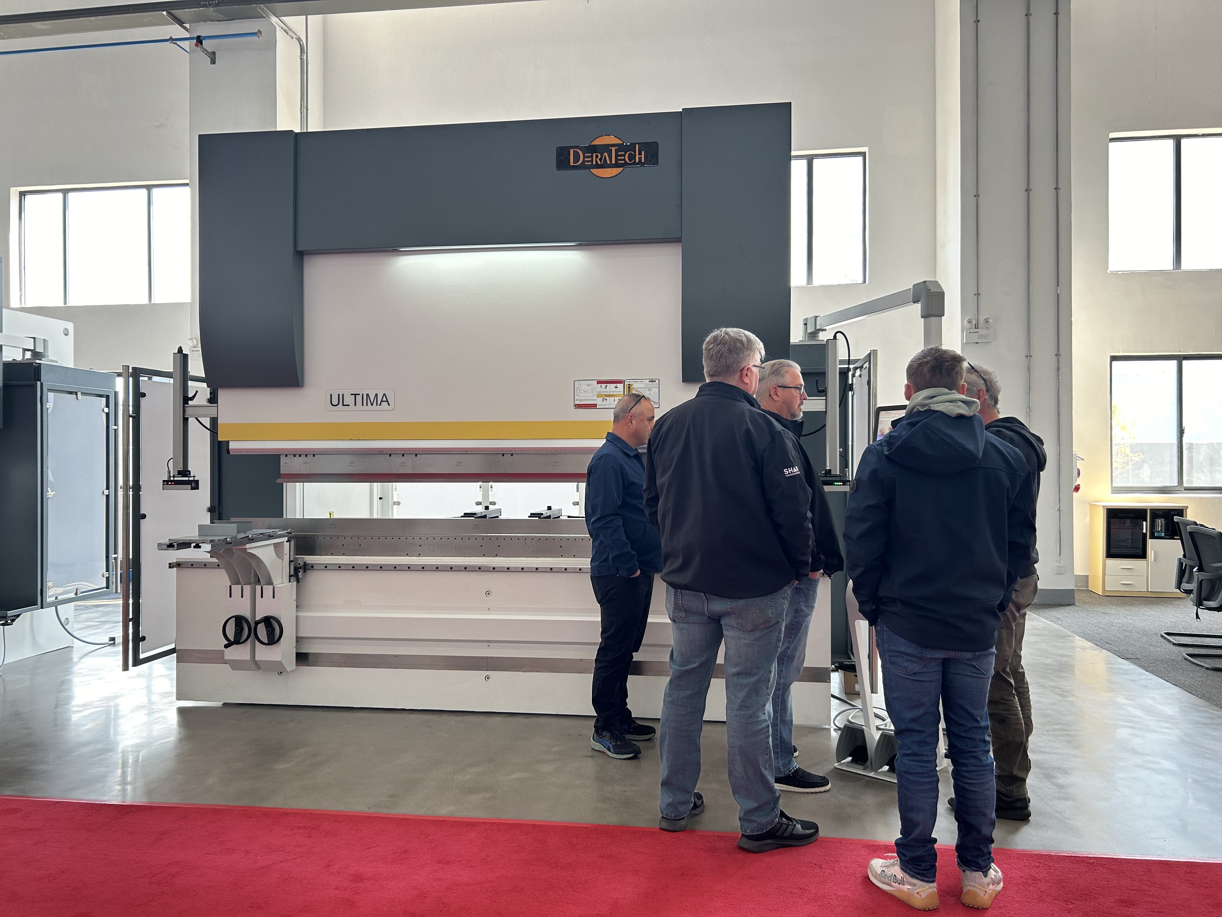 卓越品質，全球信賴| 多國客戶蒞臨瑞鐵機床驗機參觀