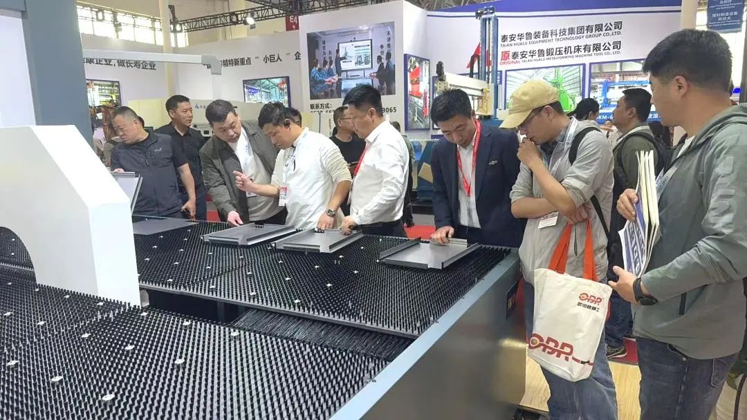 直擊CIMT2025｜瑞鐵機(jī)床攜明星產(chǎn)品強(qiáng)勢(shì)亮相，智能制造魅力全開(kāi)！